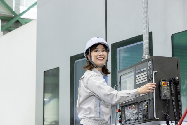 電源設備のメッキ処理　機械オペレーター