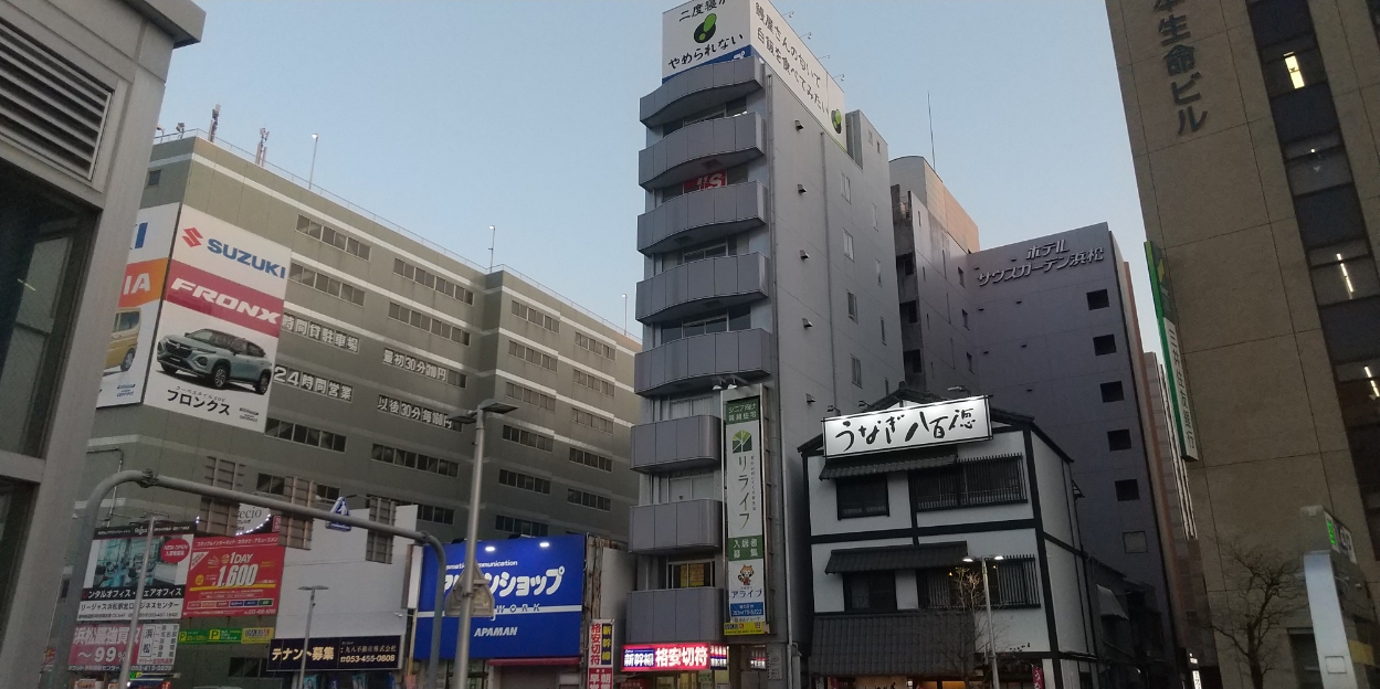 週内面談可｜入社祝金相談｜時給1,650円｜秦野｜秦野のプレス機オペレーター補助。面談で通勤と入社時期を確認できます
