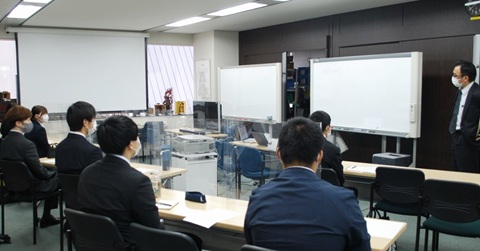 人事採用に関りながら教育担当