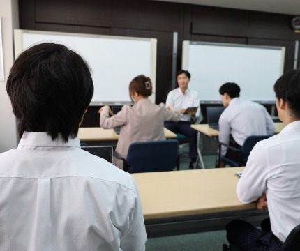 JR大宮駅徒歩5分：本社オフィスでお仕事です